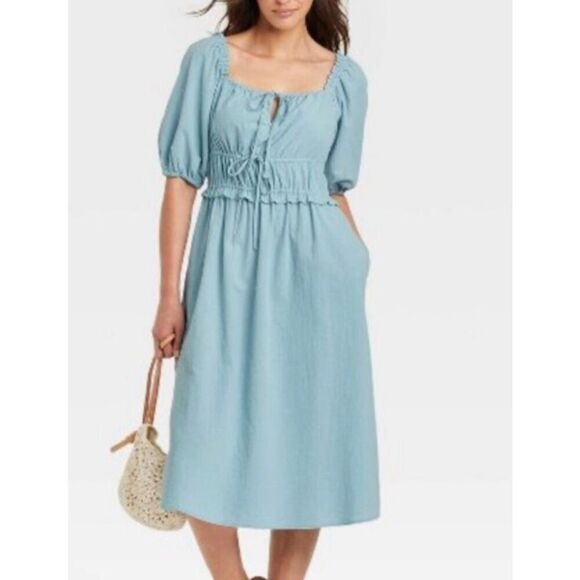 Universal Thread Dresses & Skirts - Universal thread blue smocked waist tie puff sleeve dress M
